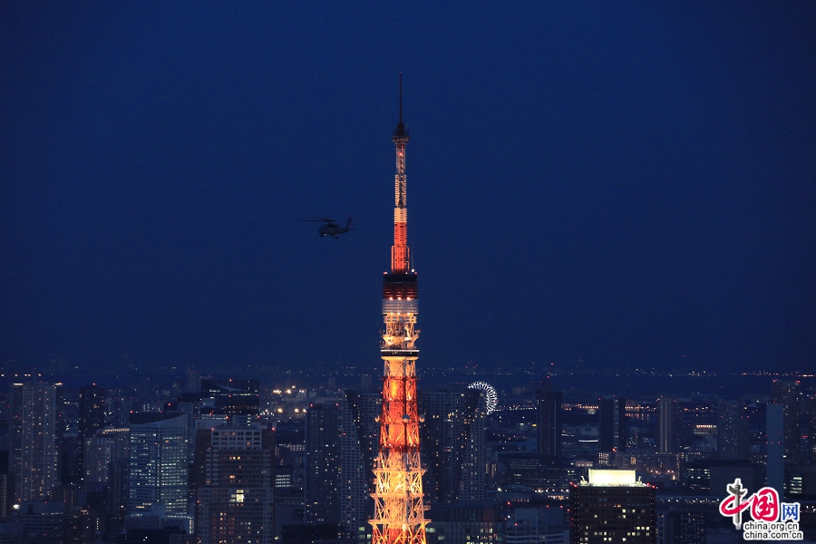 可以得到与东京塔相平的视角