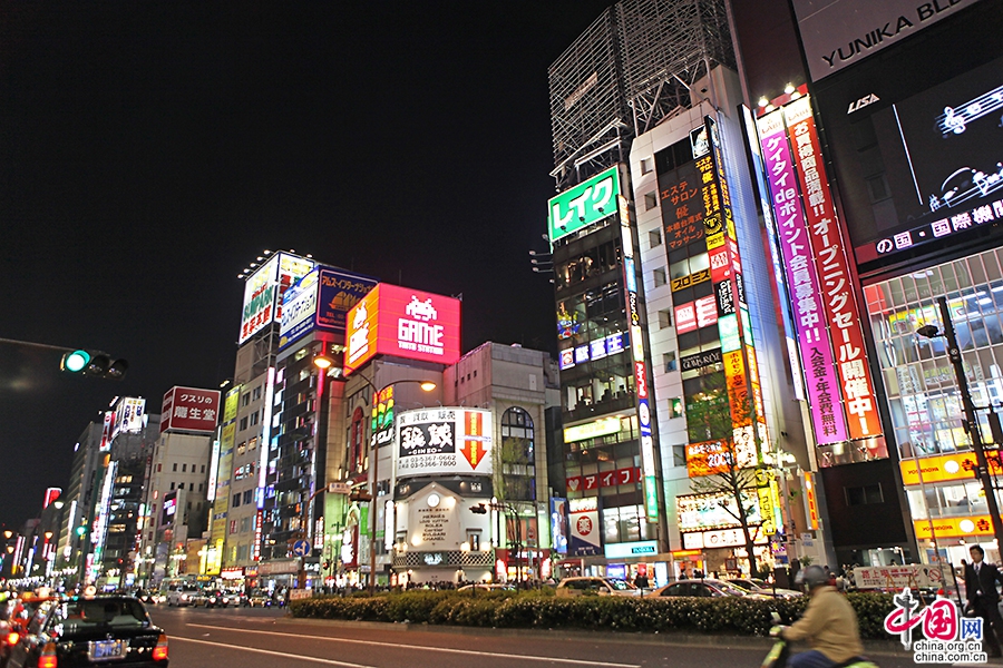 新宿位在东京市区内中央偏西的地带