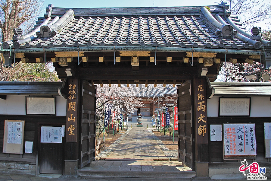 宽永寺位于上野公园内
