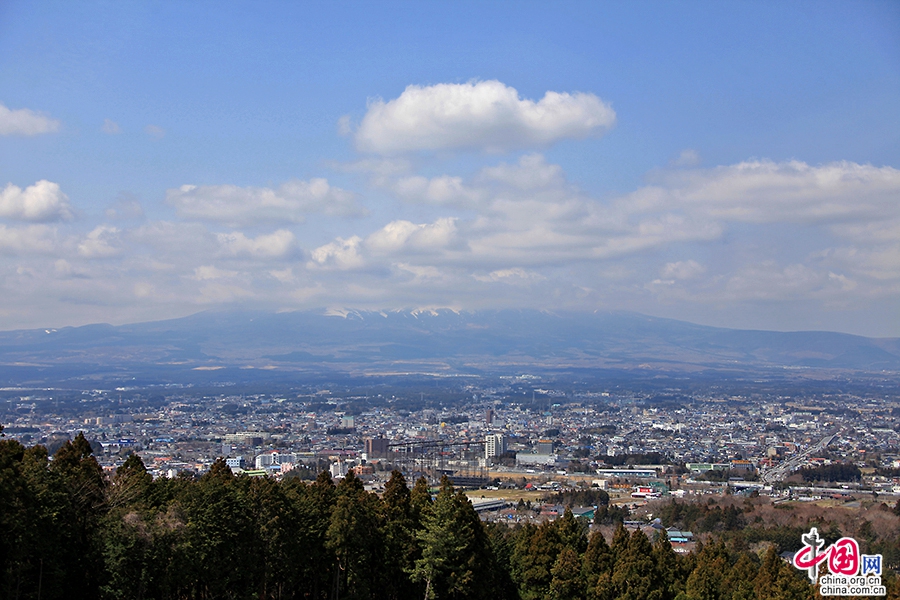 富士山一年中大部分时间都处于云朵遮盖之中
