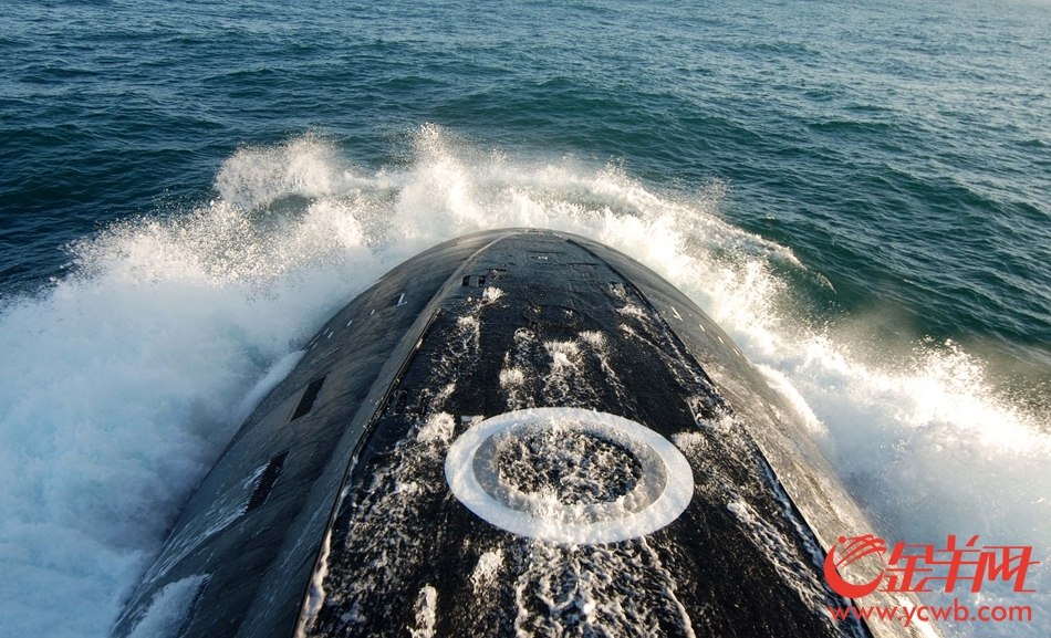 現場直擊南海“海上巨鯨”372潛艇