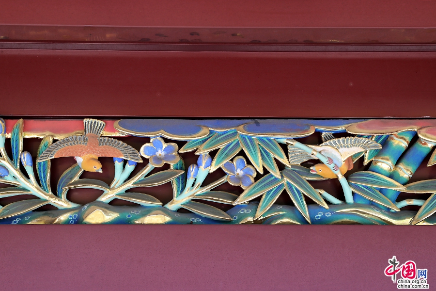 上野东照宫透屏上饰有植物纹样的浮雕
