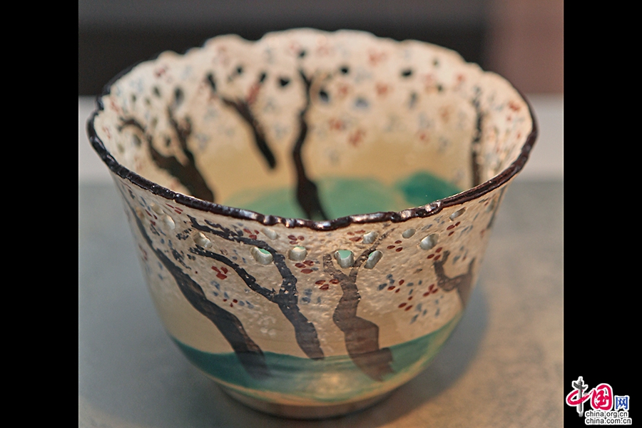 彩绘樱树图透杯（19世纪）