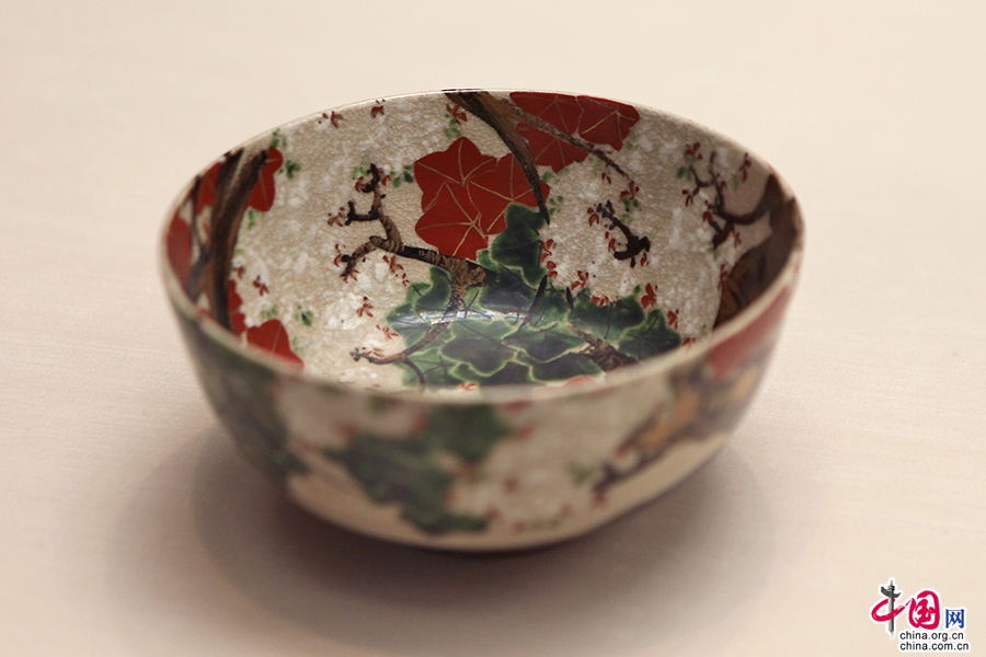 彩繪櫻楓文碗（19世紀）