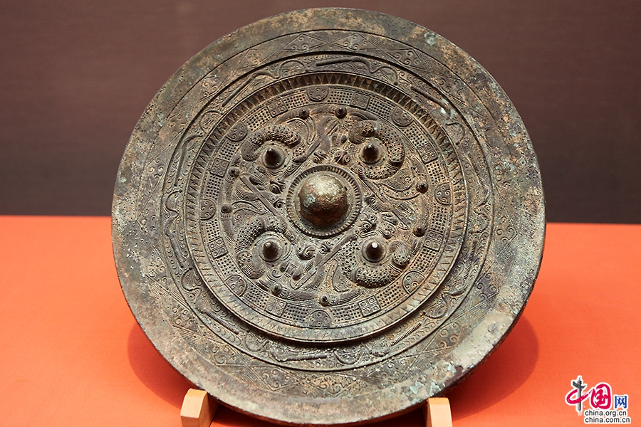 龙纹铜镜（4世纪）