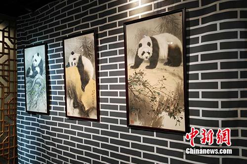 “江山如画”画展展示四川景色 大熊猫画作萌翻了