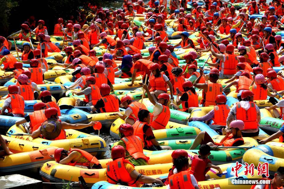河南三门峡漂流景区人气爆棚(组图)