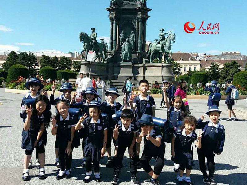天使童声合唱团抵达维也纳后，随即展开了一系列丰富而精彩的音乐艺术活动。中国的童声合唱回荡于维也纳古色古香的街巷里。
