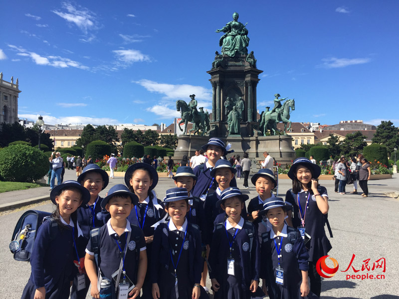 天使童声合唱团抵达维也纳后，随即展开了一系列丰富而精彩的音乐艺术活动。中国的童声合唱回荡于维也纳古色古香的街巷里。