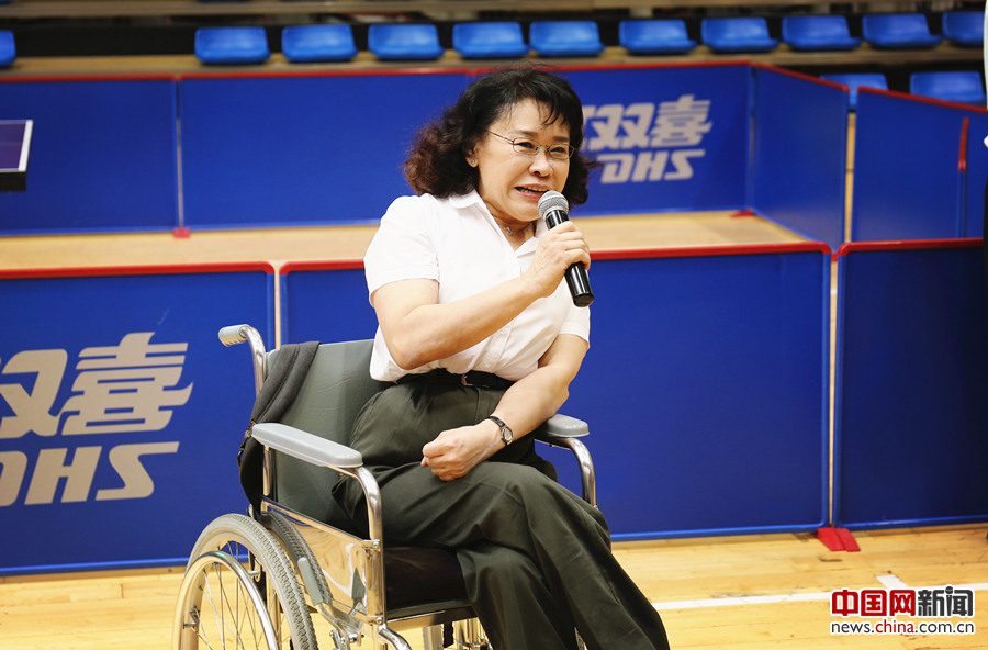 中国残联主席、中国残奥会主席张海迪在第七届残疾人健身周推广日活动现场致辞。