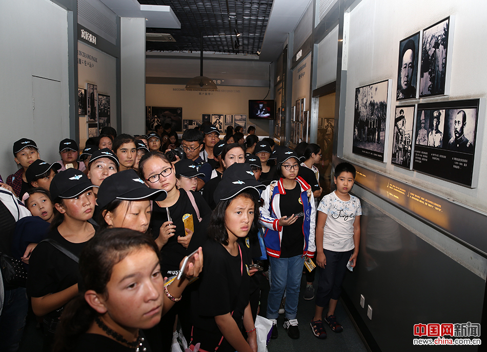 春蕾女童夏令营长春落幕 观看飞行表演近距离体验国防魅力