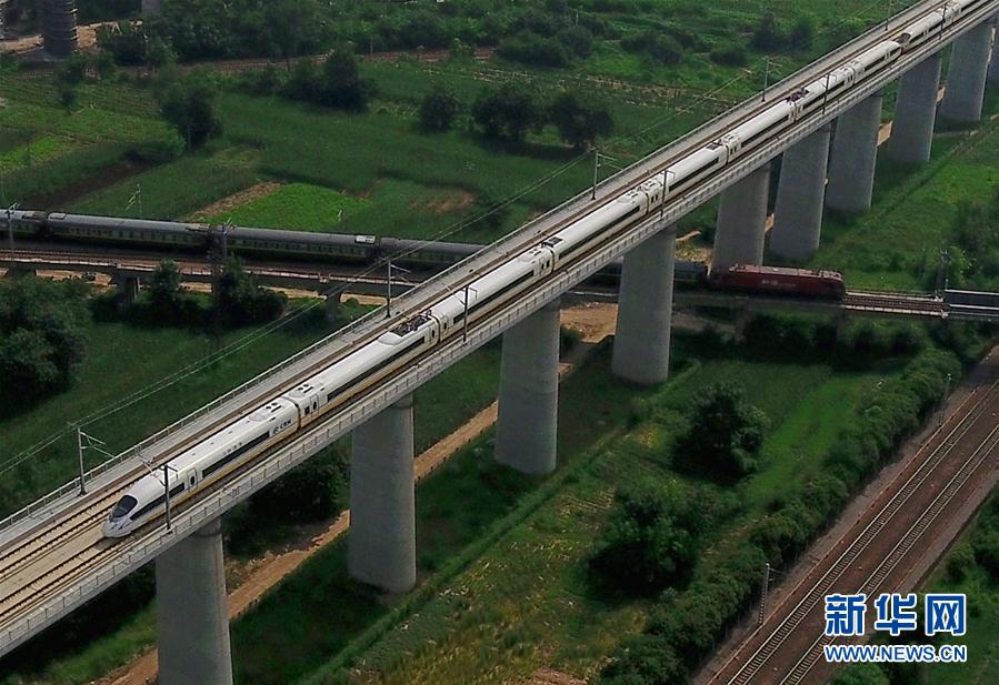 郑州十字形高铁框架已经成型 铁轨写米字 中