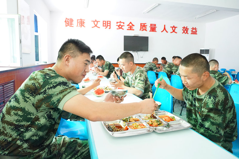 闫大鹏：从散打冠军到“武警十大忠诚卫士”