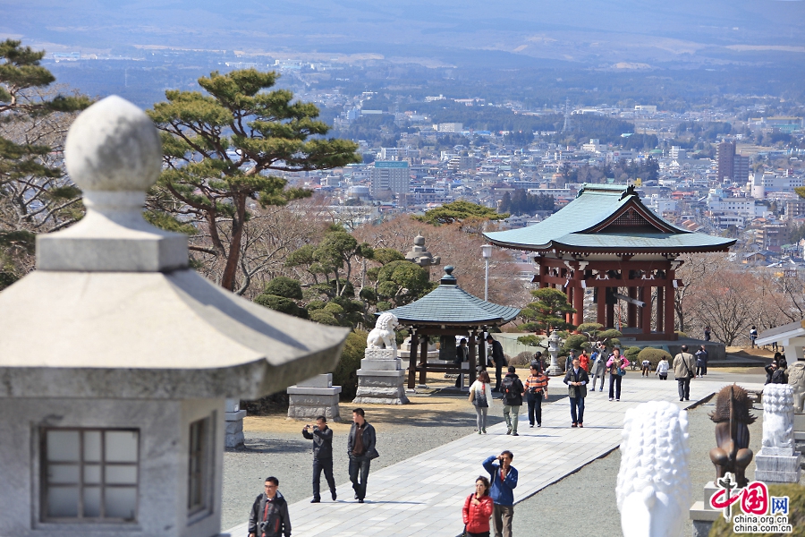 从佛塔远眺