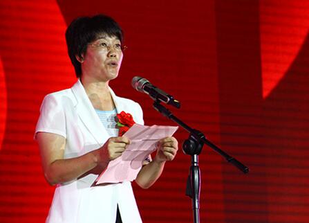 中共莒县县委常委,宣传部长卢兆梅招贤镇是玫瑰种植大镇,玫瑰种植面积