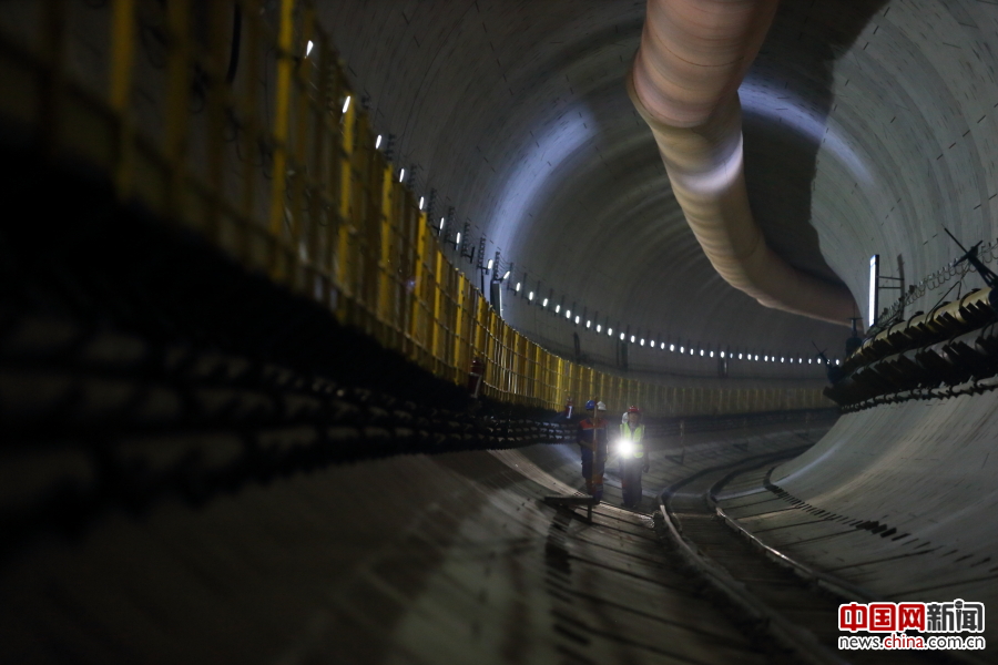 2017年8月30日，北京，京沈高铁全线唯一的双洞单线隧道、也是全线唯一的盾构隧道——望京隧道内景。中国网记者 陈维松 摄