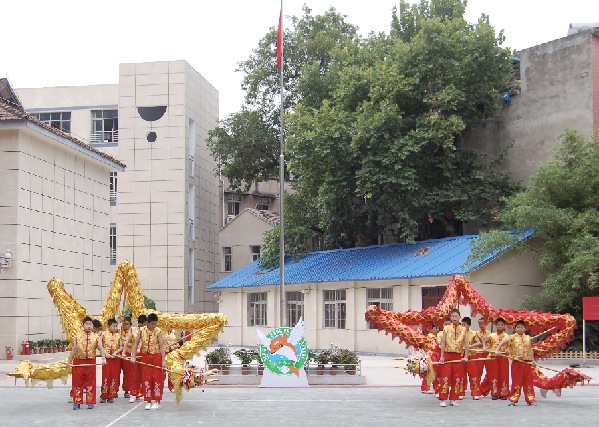 武汉东方红小学率先学区改革 推动教育均衡发