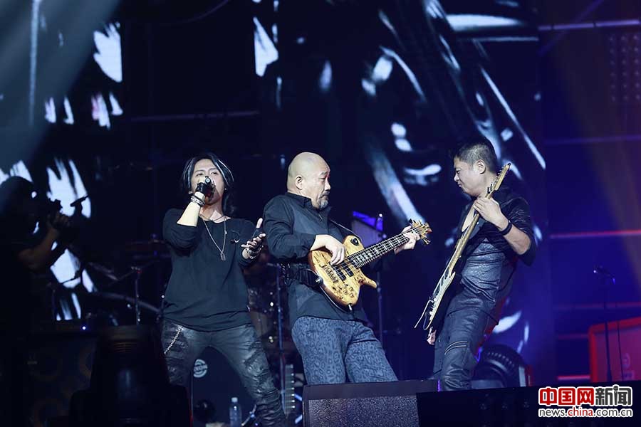 2017年9月2日，北京工人体育馆，黑豹乐队用音乐征服歌迷。
