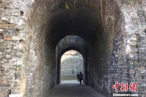 中国明清城墙“申遗”路：珍贵遗产如何保护？