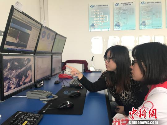 预测“天公”表情的青海空管人