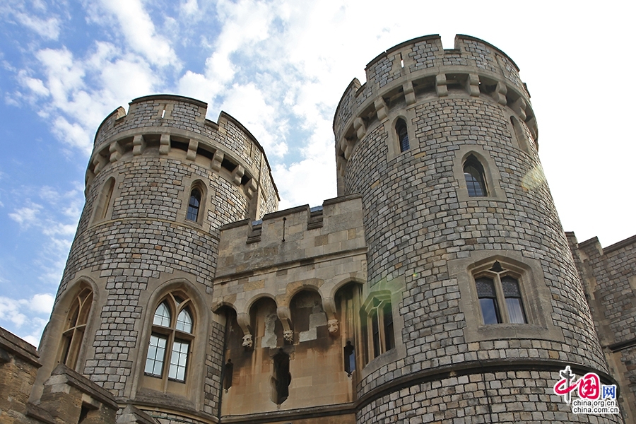 温莎堡是为防止英国人民的反抗而建的堡垒