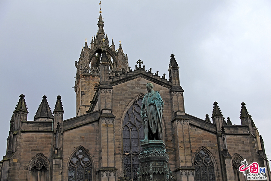 爱丁堡圣吉尔斯大教堂位于爱丁堡旧城中心位置