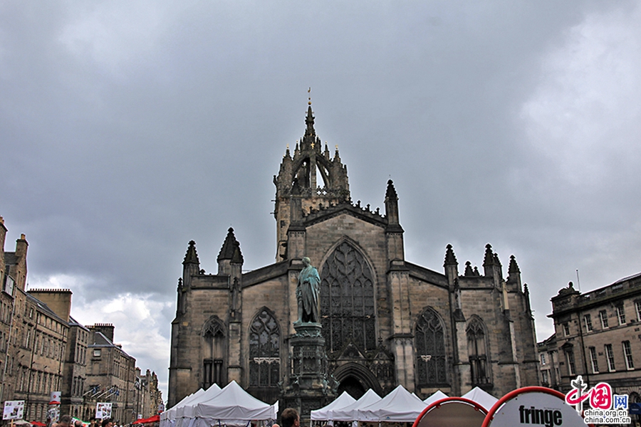爱丁堡圣吉尔斯大教堂独特的苏格兰王冠尖顶