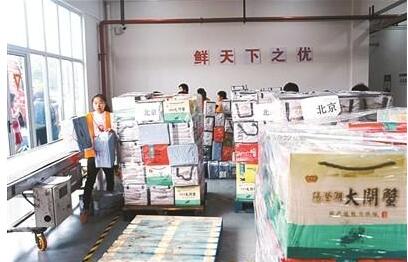 阳澄湖开湖前遭遇“截湖” 蟹农：就是要“抢市场”