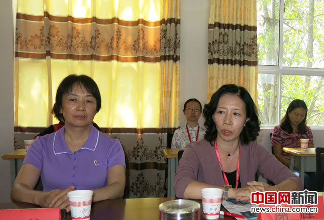 北京市红十字会党组成员、副会长谢辉（右）发言。中国网记者 张艳玲 摄