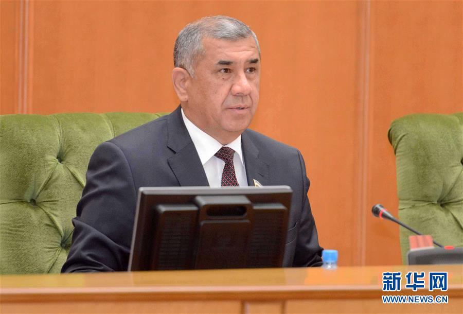 10月4日，在乌兹别克斯坦首都塔什干，乌兹别克斯坦最高会议参议院（议会上院）主席尤尔达舍夫主持第十二次全体会议。
