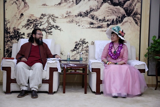 缅甸赛茂康总统夫人同全球龙商会王泽华洽谈丝路合作项目