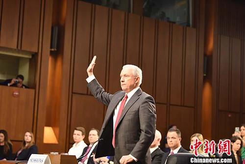 当地时间6月13日下午，美国司法部长塞申斯在参议院情报委员会就俄罗斯干涉2016年美国大选一事作证。 <a target=&apos;_blank&apos; href=&apos;http://www.chinanews.com/&apos;><p align=