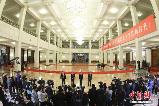 “党代表通道”再次开启 亮相代表接地气有底气 “党代表通道”再次开启 亮相代表接地气有底气