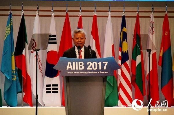  ▲资料图片：2017年6月16日，韩国济州，亚投行行长金立群在亚投行年会开幕式上致辞。