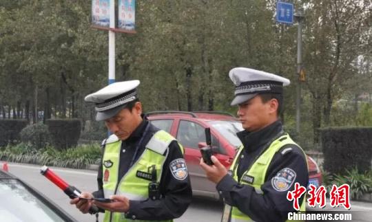 山西一交警术后三天就上班被称为“最不听话病人”