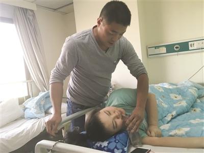 暖心! 高位截瘫女孩一篇网帖引男友千里追求(图) 暖心! 高位截瘫女孩一篇网帖引男友千里追求(图)