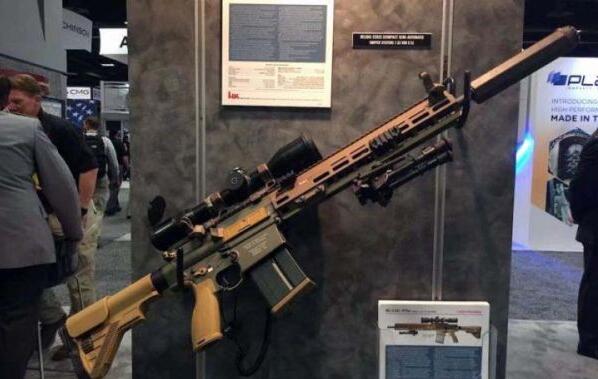 美军展示最新狙击步枪:净重不到4公斤 单价上万美元