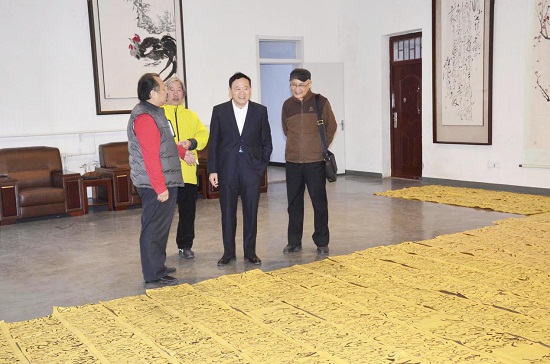 周鹏飞毛体书写十九大报告巨幅书法长卷问世 周鹏飞毛体书写十九大报告巨幅书法长卷问世