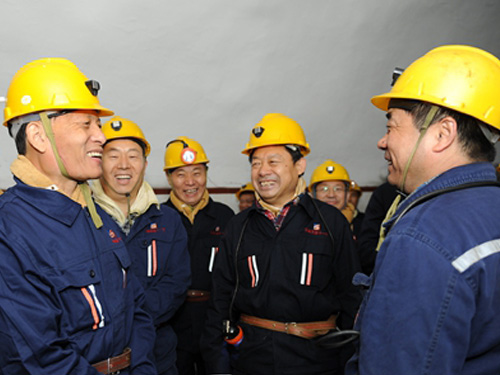河南省委书记是怎样把十九大精神宣讲到700米矿井下的？
