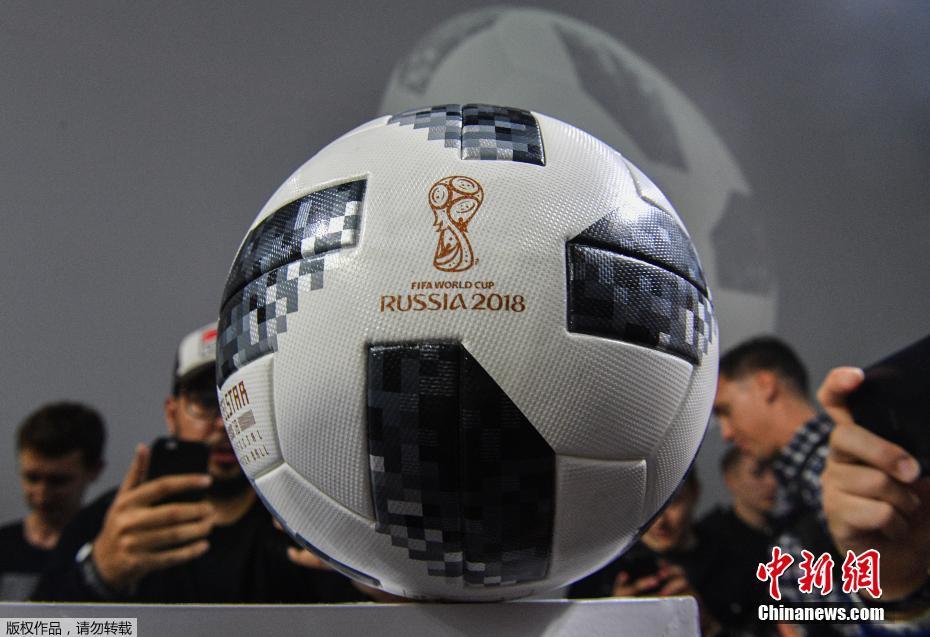 俄罗斯世界杯用球电视之星问世