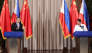 李克强与菲律宾总统杜特尔特共同会见记者