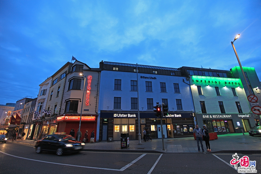 戈尔韦正面对着大西洋