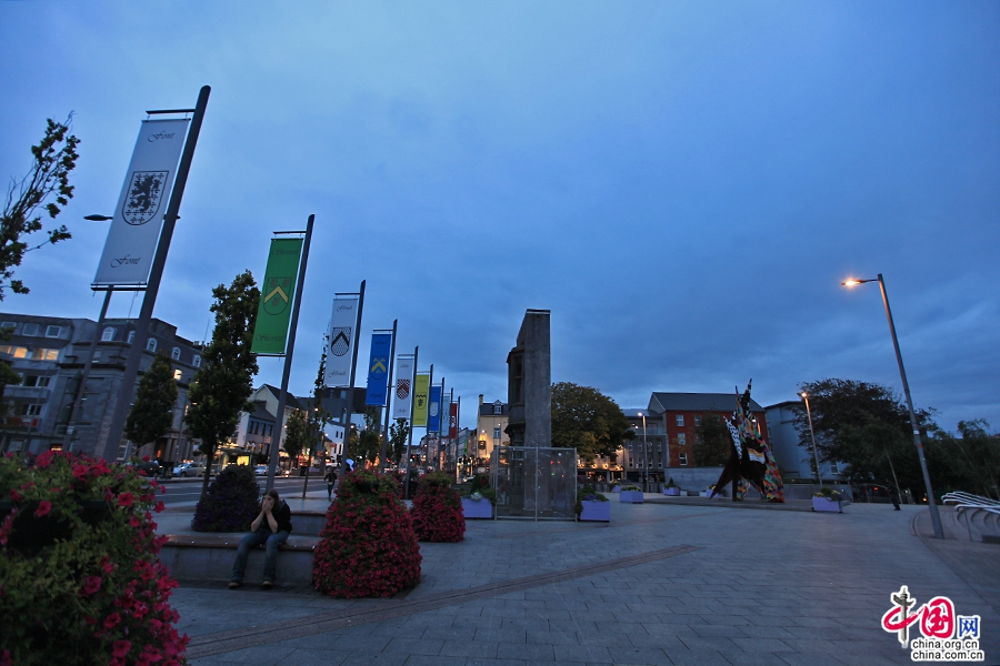 艾尔广场是戈尔韦市民生活的中心