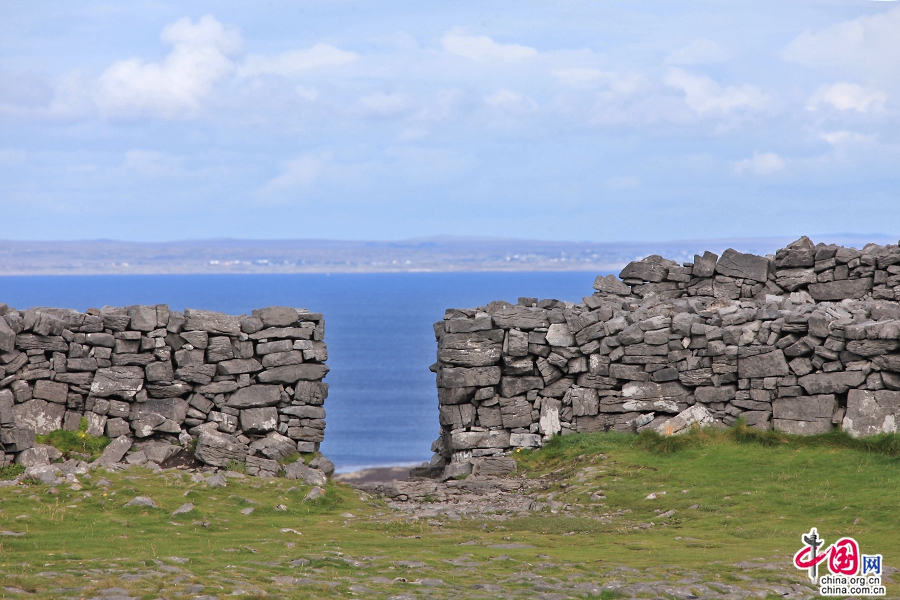 “安格斯”指的是爱尔兰神话中一个基督教的神