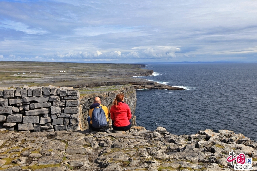 安格斯堡一侧是悬崖绝壁