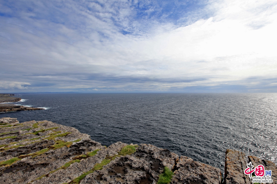 安格斯堡一侧是悬崖绝壁