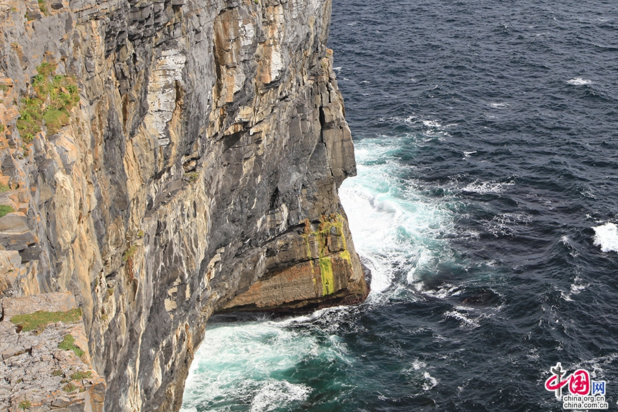 安格斯堡一侧是悬崖绝壁
