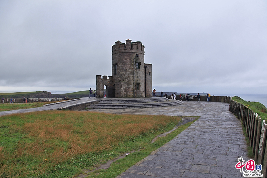 布莱恩塔的圆柱体塔身