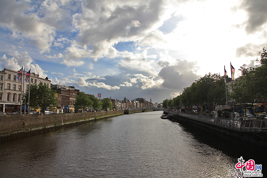 爱岛绿意(五 下)利菲河南岸