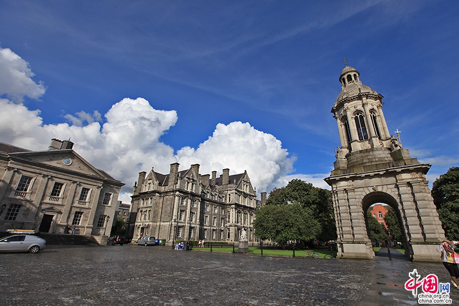 都柏林圣三一学院位于利菲河南区